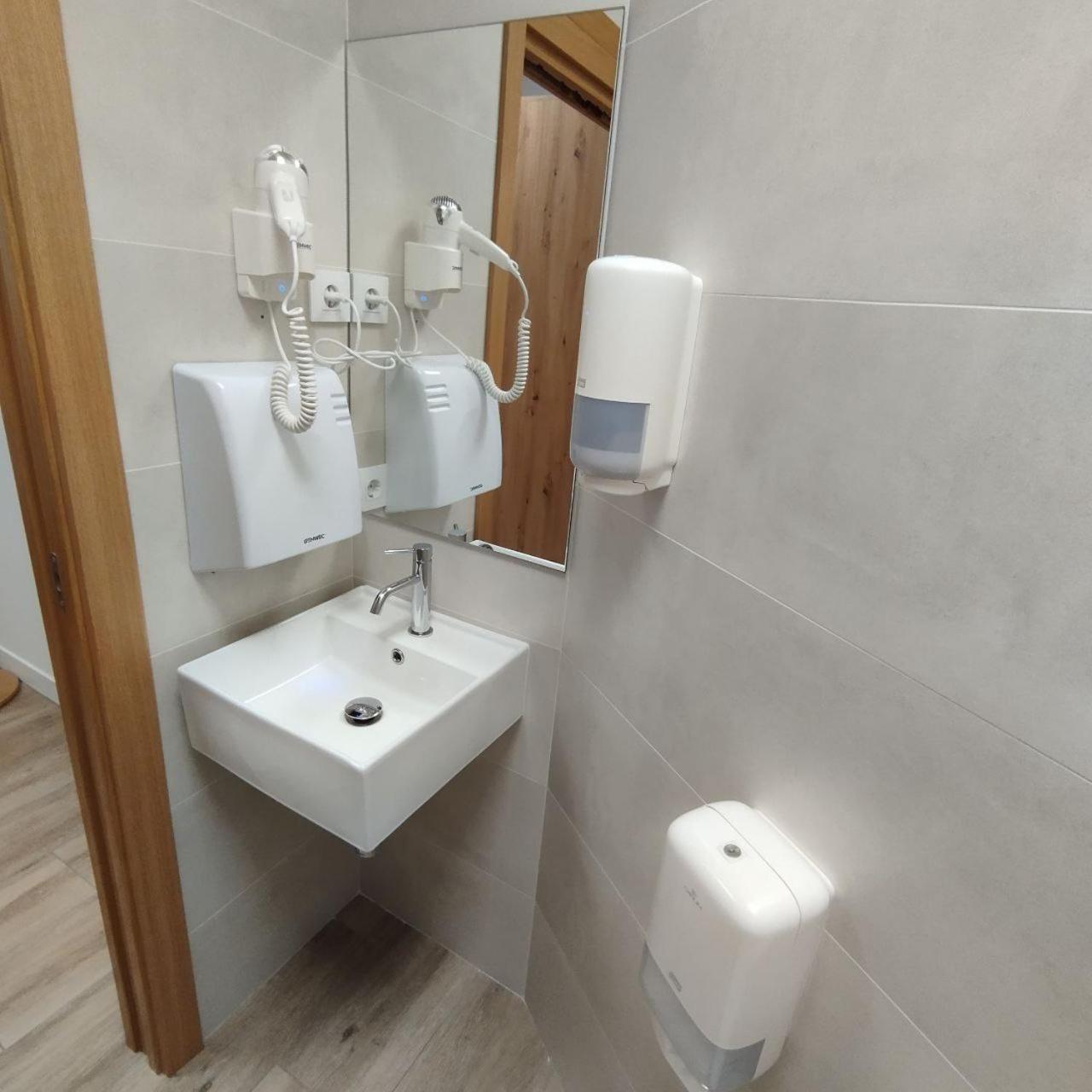 Dpaso Urban Hostel 庞特维德拉 外观 照片